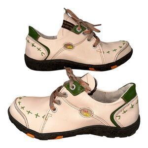TMA Shoes Men's 9/42 Time Stumble‎ Stuff Groovy Glides Washed Leather Beige